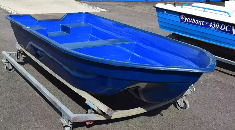 Стеклопластиковая лодка Neman-340 (тримаран) в Ельце