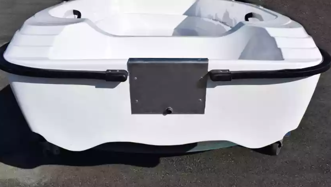 Стеклопластиковая лодка Пингвин (тримаран) в Ельце