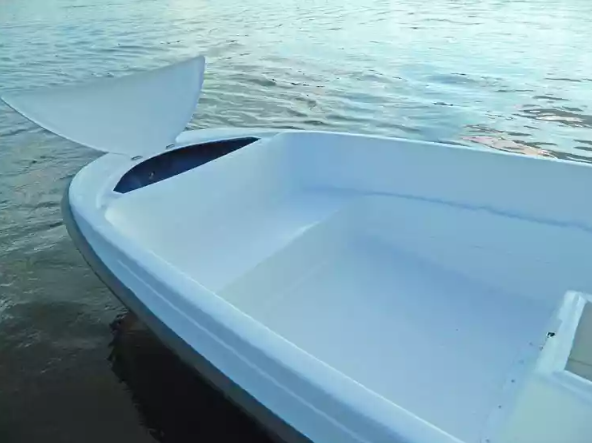 Стеклопластиковая лодка Пингвин с консолью (тримаран) в Ельце