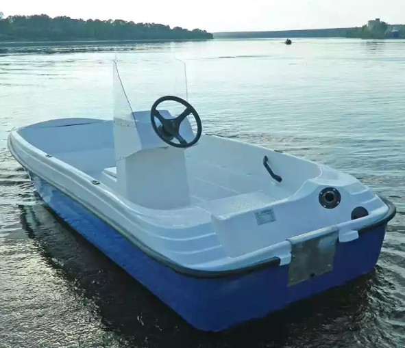 Стеклопластиковая лодка Пингвин с консолью (тримаран) в Ельце