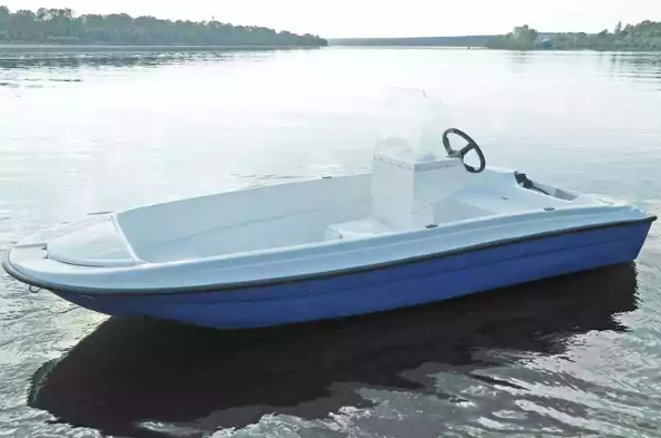 Стеклопластиковая лодка Пингвин с консолью (тримаран) в Ельце