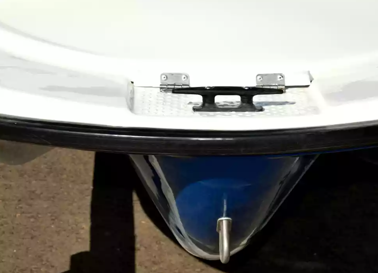 Стеклопластиковая лодка Пингвин с консолью (тримаран) в Ельце