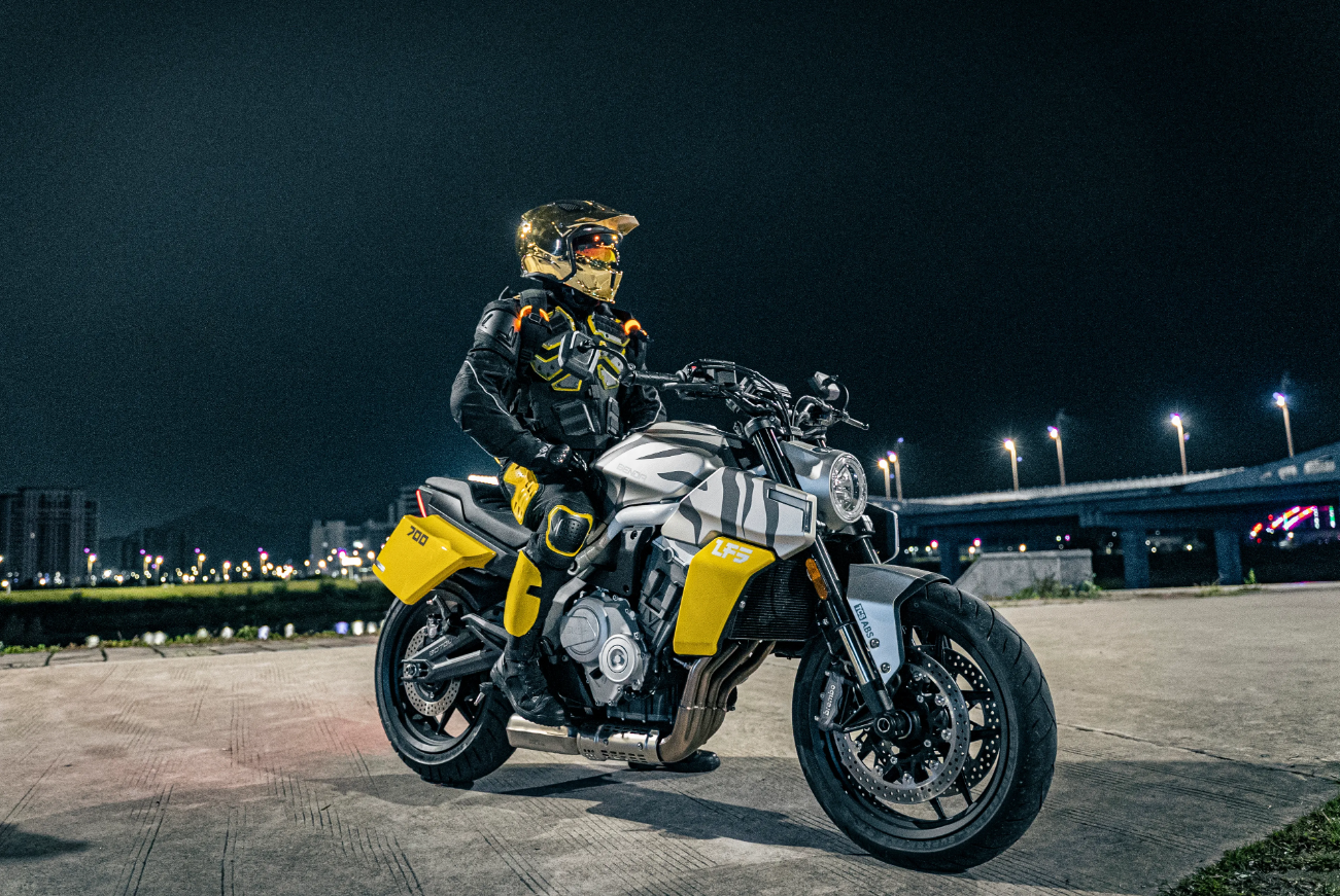 Мотоцикл Benda LFS 700 в Ельце