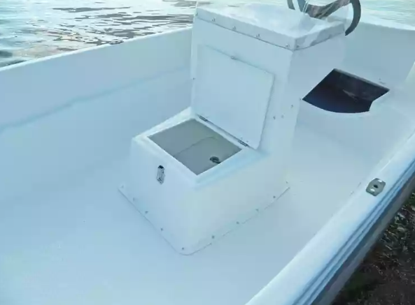 Стеклопластиковая лодка Пингвин с консолью (тримаран) в Ельце