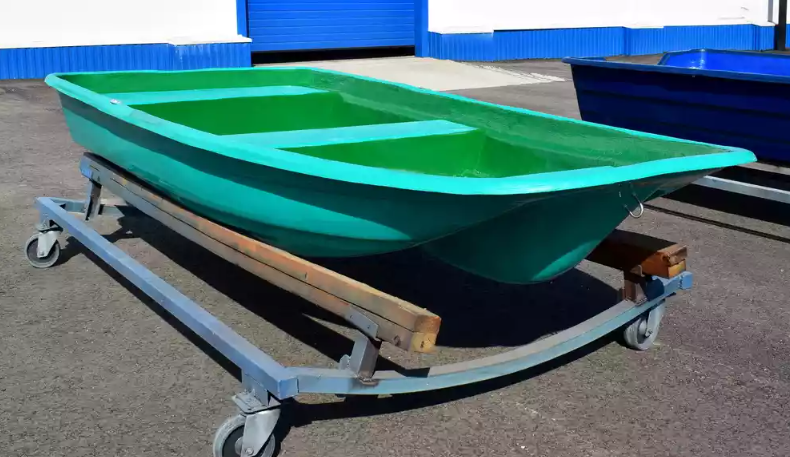 Стеклопластиковая лодка Старт (тримаран) в Ельце
