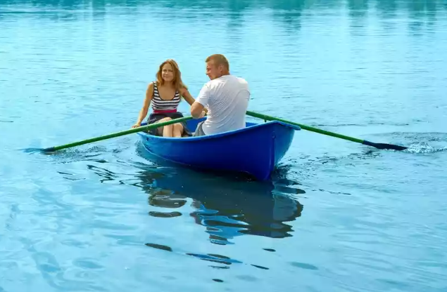 Стеклопластиковая лодка Дельфин в Ельце