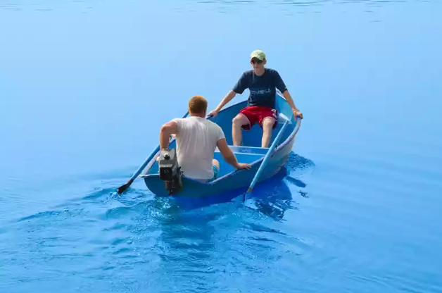 Стеклопластиковая лодка Омуль в Ельце