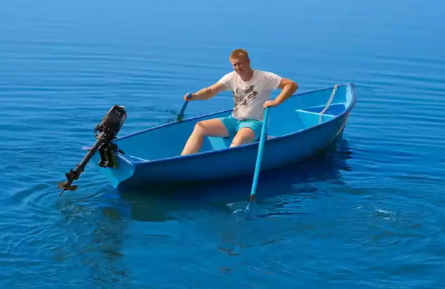 Стеклопластиковая лодка Омуль в Ельце