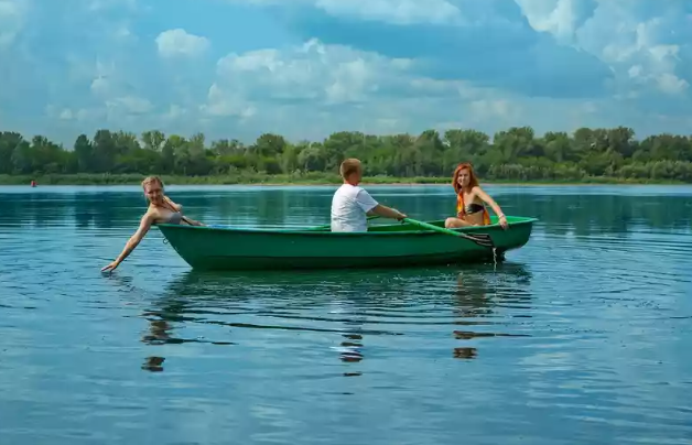 Стеклопластиковая Лодка Голавль в Ельце