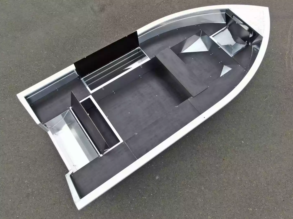 Алюминиевая лодка  Неман-420 в Ельце