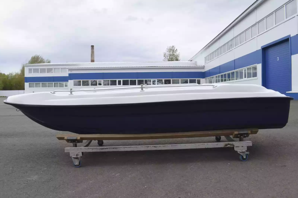 Стеклопластиковая лодка Пингвин New (тримаран) в Ельце