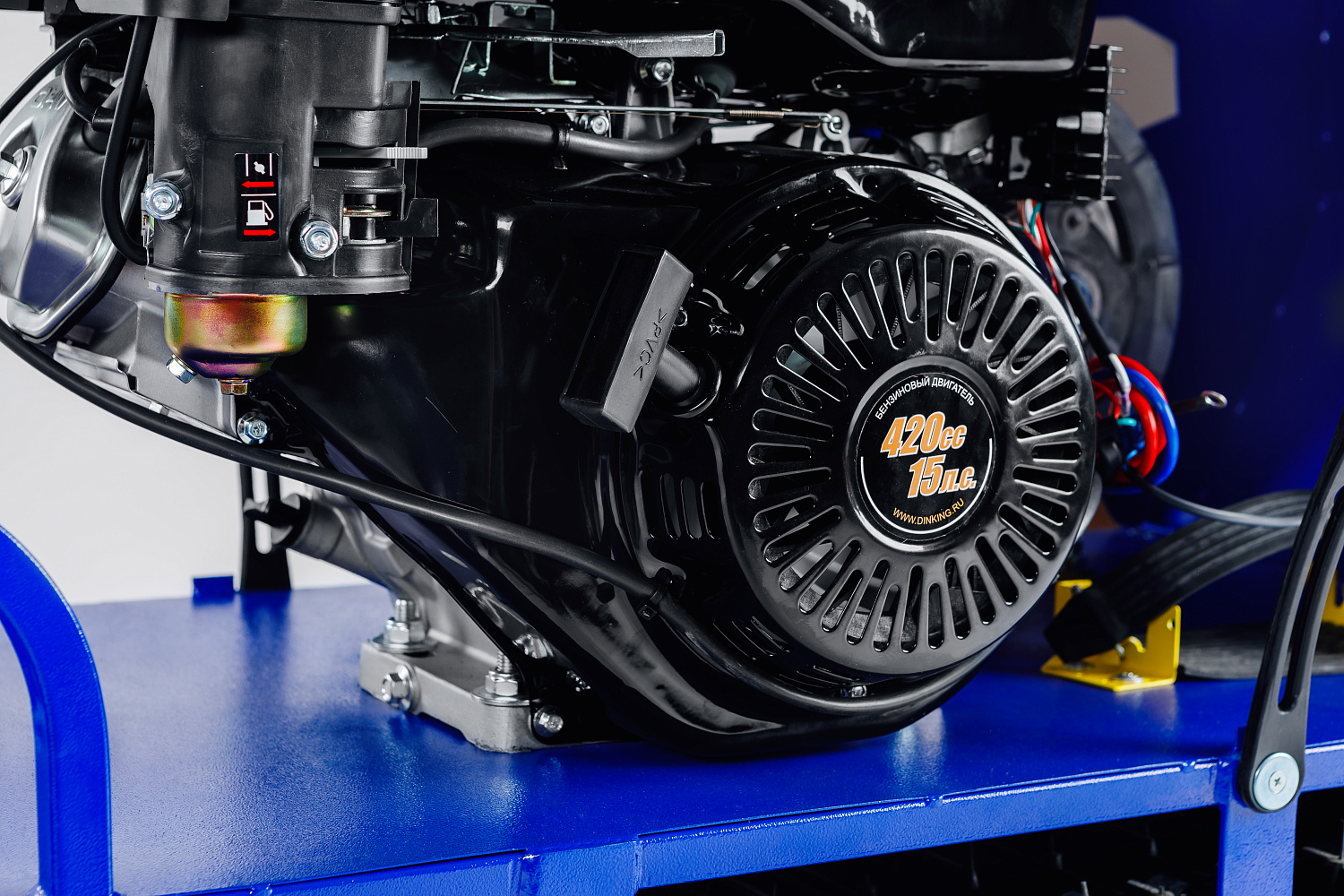 Мотобуксировщик SNOW DOG 17 с эл. запуском (DINKING) в Ельце