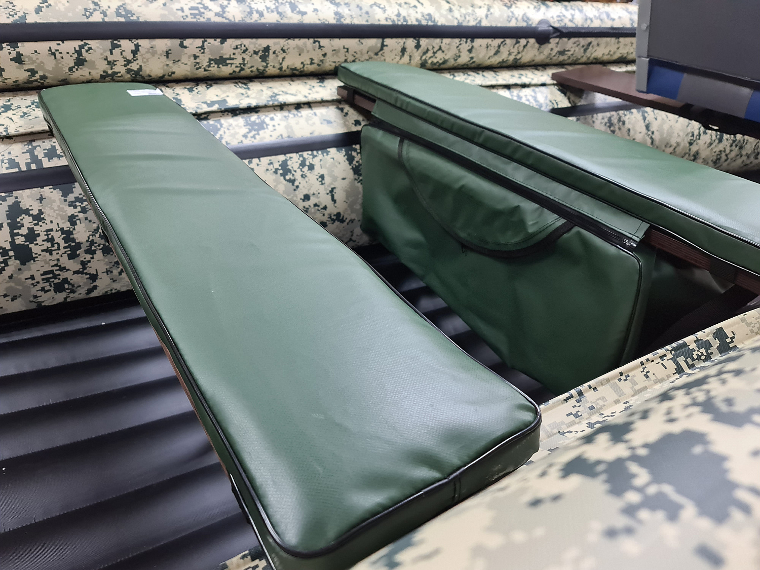 КОМПЛЕКТ МЯГКИХ НАКЛАДОК С СУМКОЙ ДЛЯ ЛОДОК 110Х20 ЗЕЛЕНЫЙ в Ельце
