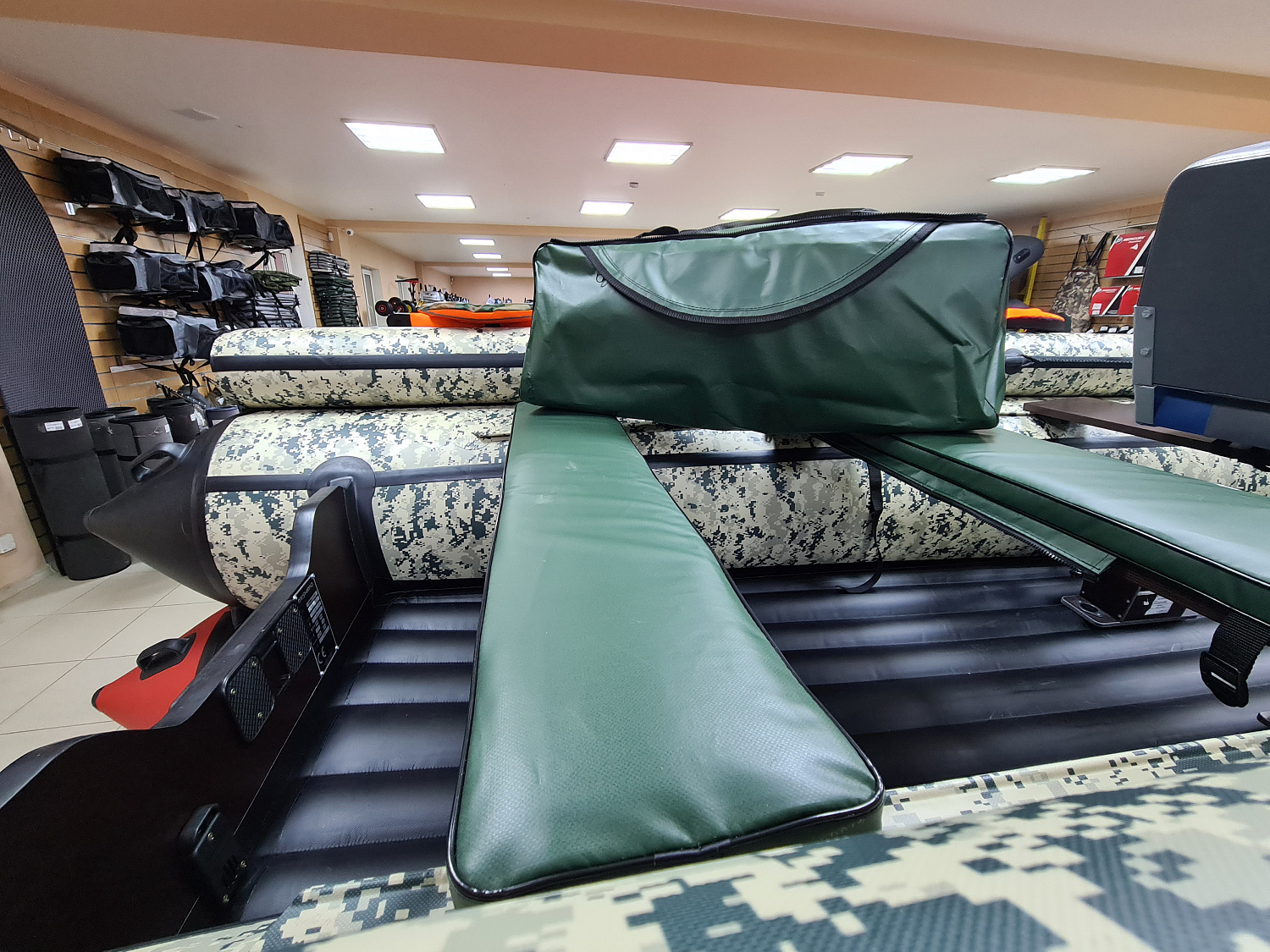 КОМПЛЕКТ МЯГКИХ НАКЛАДОК С СУМКОЙ ДЛЯ ЛОДОК 110Х20 ЗЕЛЕНЫЙ в Ельце